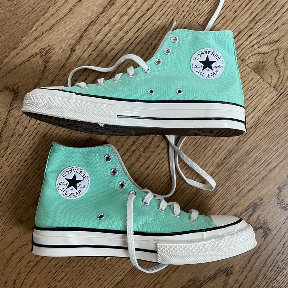 Mint green Converse Size 9M/11W